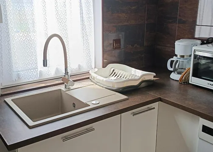 Dom Na Rumiankowej レバル